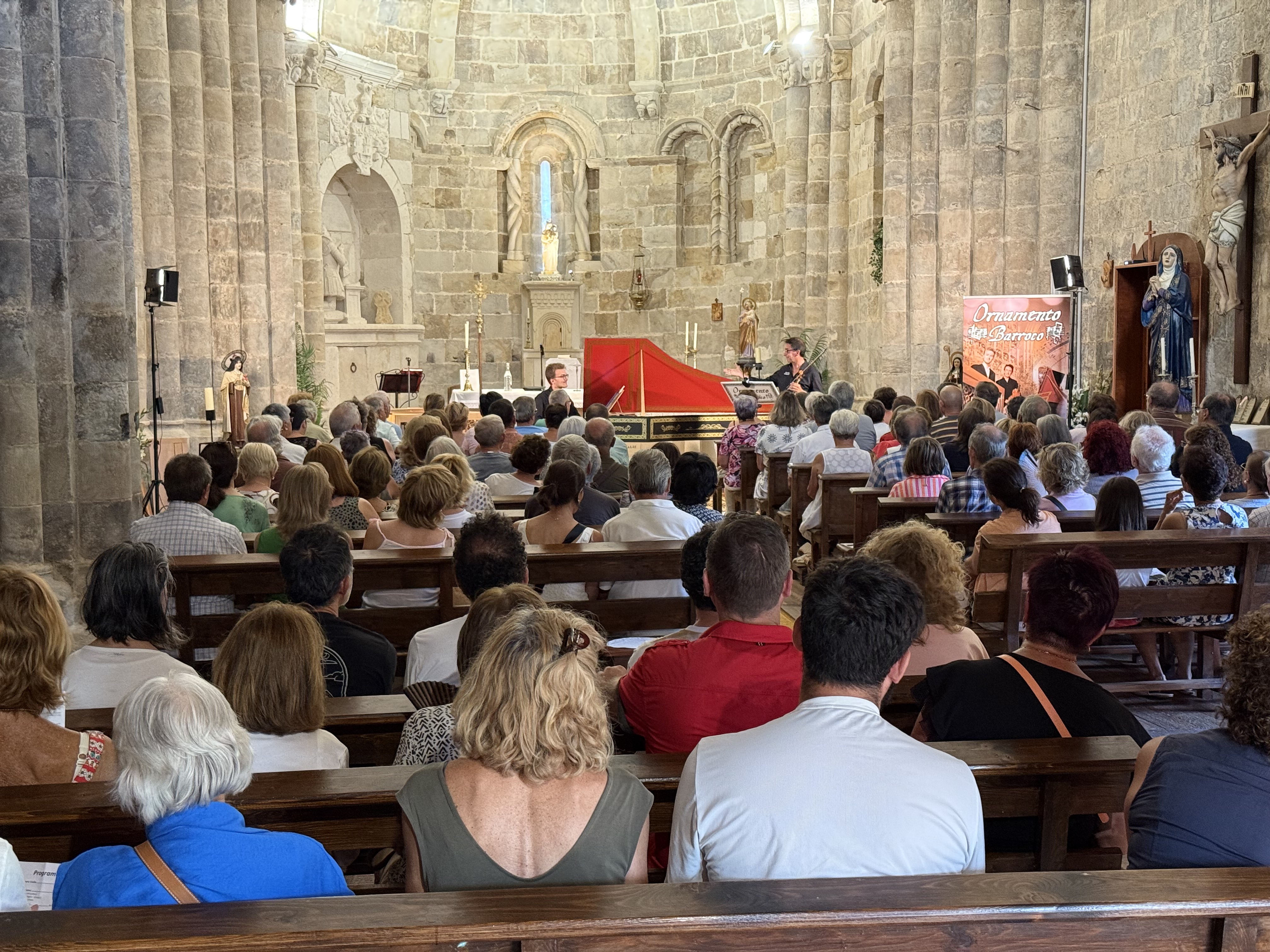 EL CONCIERTO EN LA IGLESIA DE SAN LORENZO EN VALLEJO ABARROTA EL TEMPLO CON MÁS DE 160 PERSONAS